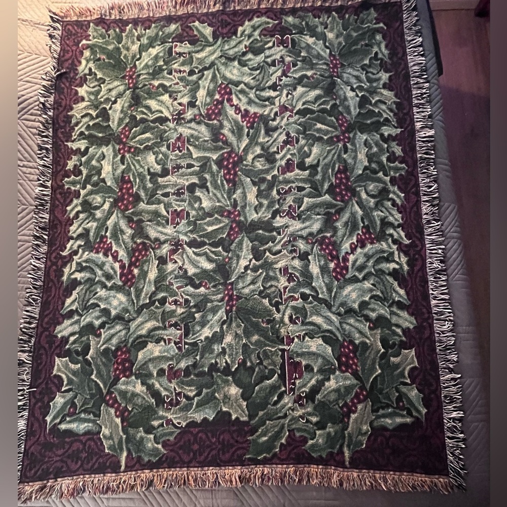 Vintage Christmas Holly Leaf Woven Tapestry Throw Blanket
